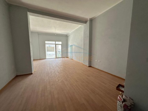 Tirane, shitet ambjent biznesi Kati 0, 57 m² 101.880 € (Liqeni i Thate , Prane Restorant Mir Zoti)