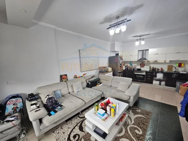 Tirane, shitet apartament 3+1+Ballkon Kati 3, 124 m² 299.000 € (Qender)