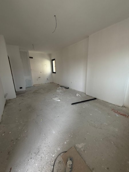 Tirane, shitet apartament 1+1+Ballkon , 71 m² 185.000 € 