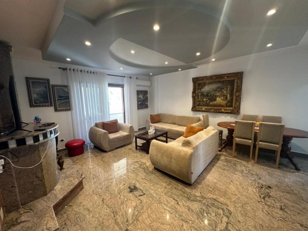 Tirane, jepet me qera apartament 2+1 Kati 6, 113 m² 900 € (Galeria)