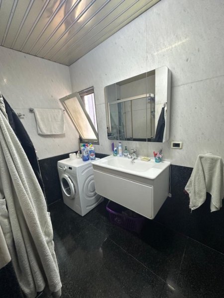 Tirane, jepet me qera apartament 2+1 Kati 6, 113 m² 900 € (Galeria)