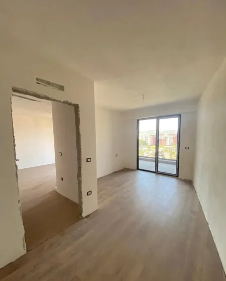 Tirane, shitet apartament 1+1+Ballkon Kati 9, 83 m² 112.500 € (FUSHA E AVIACIONIT)