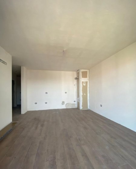 Tirane, shitet apartament 1+1+Ballkon Kati 9, 83 m² 112.500 € (FUSHA E AVIACIONIT)