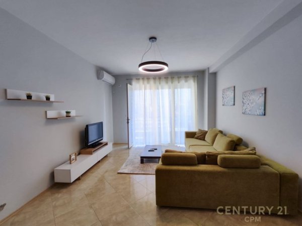 Tirane, jepet me qera apartament 2+1 Kati 3, 106 m² 650 € (Ish Stacioni i Trenit)