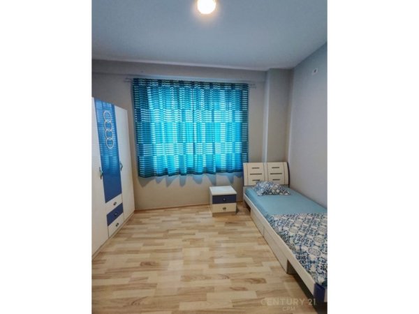 Tirane, jepet me qera apartament 2+1 Kati 3, 106 m² 650 € (Ish Stacioni i Trenit)