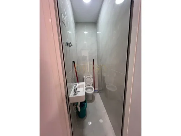 jepet me qera , 65 m² 17.000 € (21 Dhjetori)