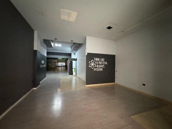 Tirane, jepet me qera apartament 2+1 Kati 1, 114 m² 1.000 € 