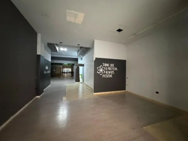 Tirane, jepet me qera apartament 2+1 Kati 1, 114 m² 1.000 € 