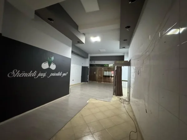 Tirane, jepet me qera apartament 2+1 Kati 1, 114 m² 1.000 € 