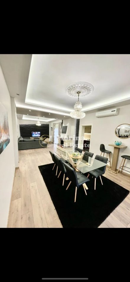 Tirane, jepet me qera Vile 4 Kateshe , 840 m² 5.000 € (Spitali Amerikan 2)