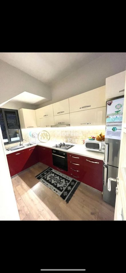 Tirane, jepet me qera Vile 4 Kateshe , 840 m² 5.000 € (Spitali Amerikan 2)