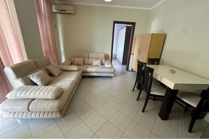 Tirane, jepet me qera apartament 1+1+Ballkon Kati 9, 600 € 