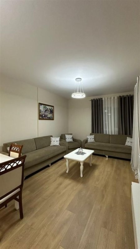 Tirane, jepet me qera apartament 1+1 Kati 4, 70 m² 600 € (5 MAJ)