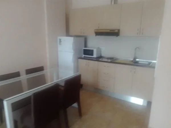 Tirane, jepet me qera apartament 2+1 Kati 2, 510 € 