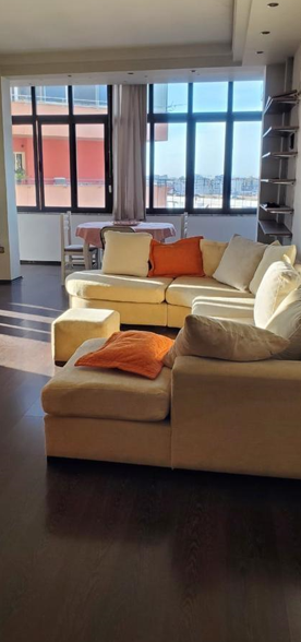 Tirane, jepet me qera apartament 2+1 , 85 m² 650 € (kristal center)