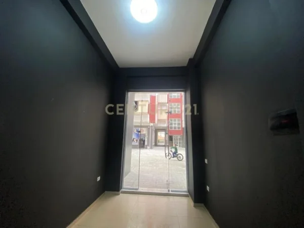 Tirane, shitet ambjent biznesi Kati 0, 14 m² 36.000 € (Selite)