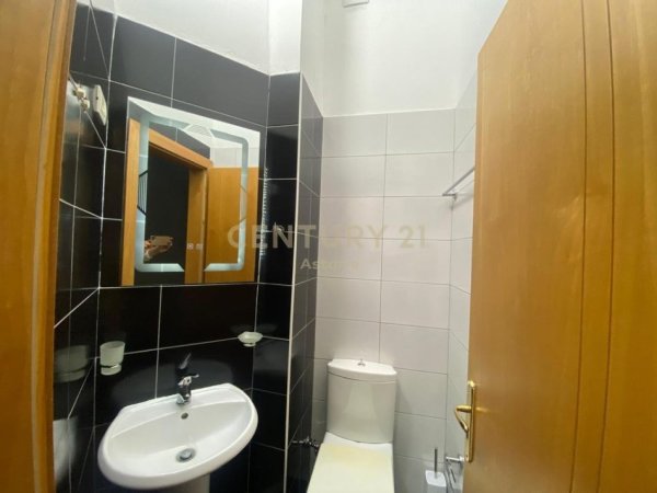 Tirane, shitet ambjent biznesi Kati 0, 14 m² 36.000 € (Selite)