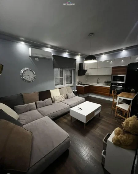 Tirane, jepet me qera apartament 2+1 Kati 2, 80 m² 800 € (Stacioni i trenit)