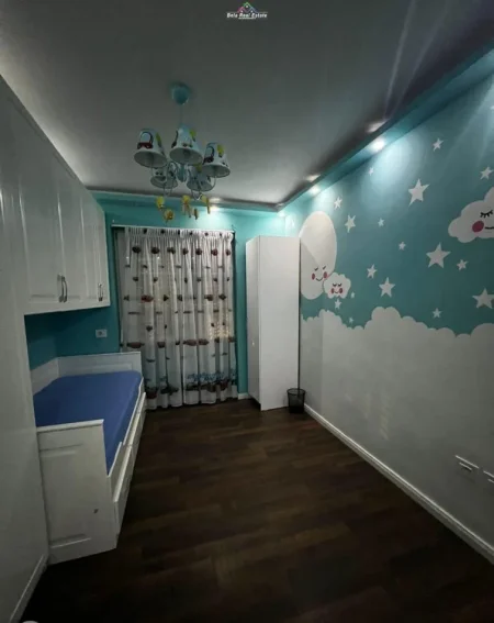 Tirane, jepet me qera apartament 2+1 Kati 2, 80 m² 800 € (Stacioni i trenit)