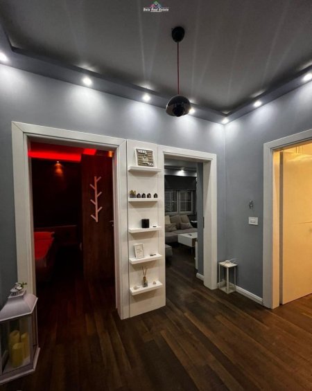 Tirane, jepet me qera apartament 2+1 Kati 2, 80 m² 800 € (Stacioni i trenit)