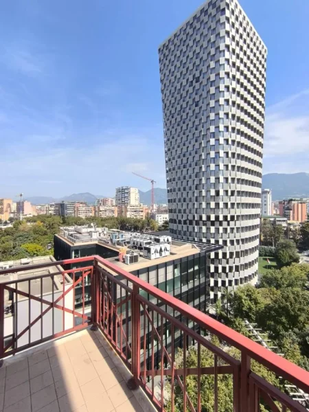 Tirane, jepet me qera ambjent biznesi Kati 8, 2.100 € (Rruga Abdi Toptani)