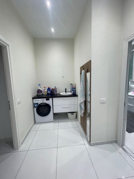 Tirane, jepet me qera Vile 2+1 Kati 3, 100 m² 550 € (jordan misja)