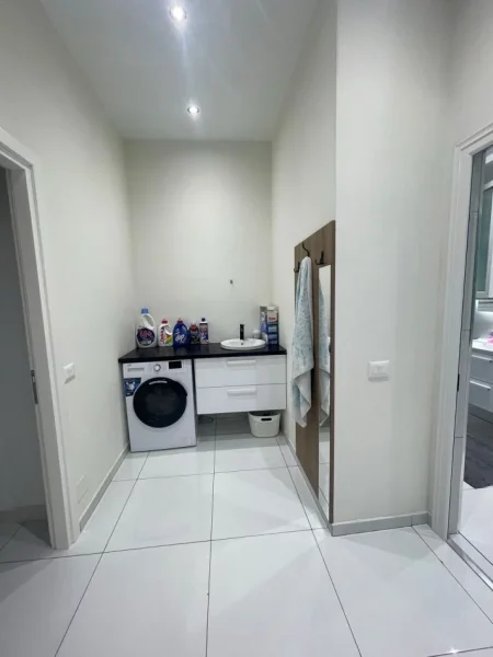 Tirane, jepet me qera Vile 2+1 Kati 3, 100 m² 550 € (jordan misja)