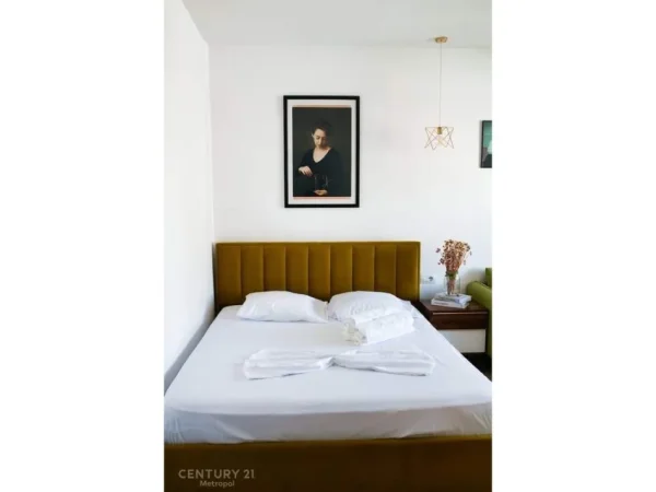 Tirane, shitet apartament 1+1 Kati 4, 78 m² 185.000 € (Rr. Durresit)