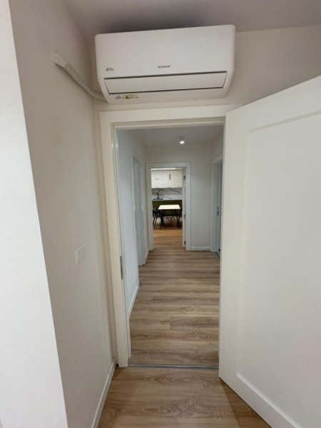 Tirane, jepet me qera apartament 2+1 Kati 1, 90 m² 1.000 € (qender)