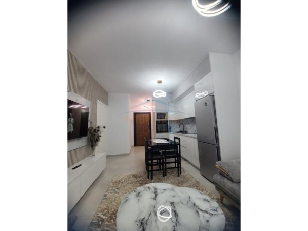 Tirane, shitet apartament 3+1 Kati 4, 93 m² 160.000 € 