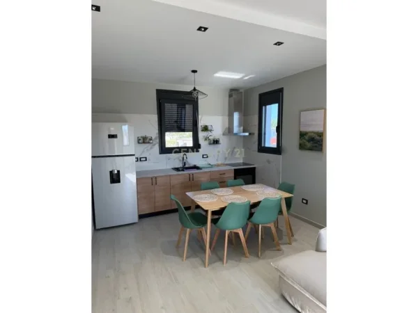 Durres, shitet Vile 2+1 Kati 0, 150 m² 450.000 € (GJIRIN E LALZIT)