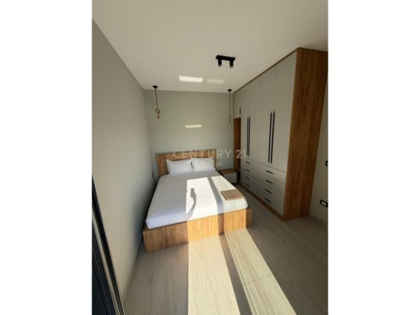 Durres, shitet Vile 2+1 Kati 0, 150 m² 450.000 € (GJIRIN E LALZIT)