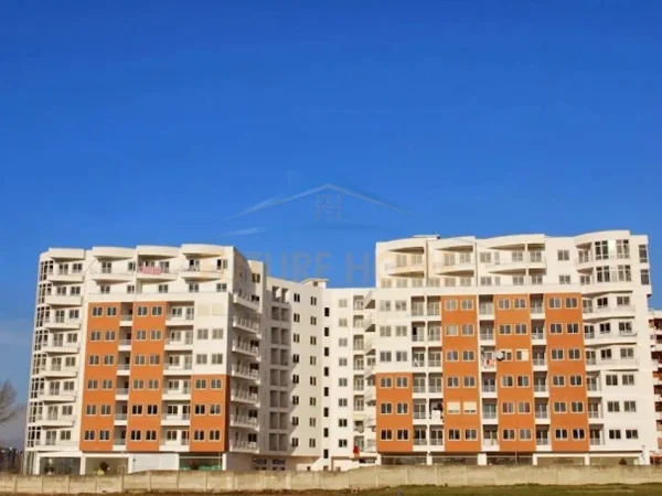 Tirane, shitet garazh | post parkimi Kati -1, 310 m² 186.000 € (Yzberisht , Pallati LIN)