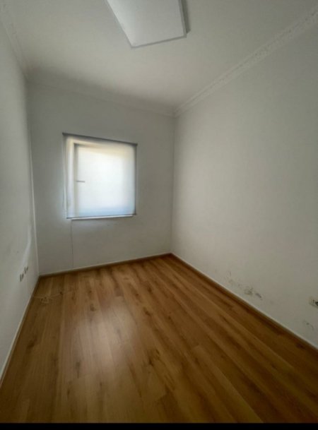 Tirane, shitet apartament 3+1 Kati 1, 121 m² 420.000 € (Air Albania)