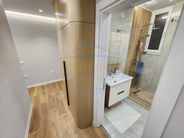 Tirane, jepet me qera apartament 2+1 Kati 3, 100 m² 700 € (Selite , Rruga Hamdi Pepo)