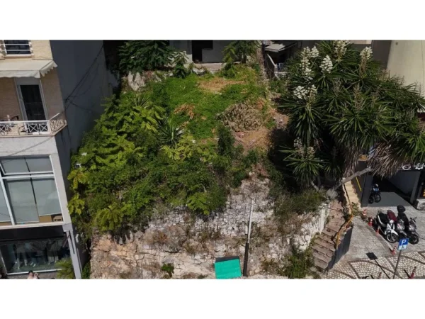 Sarande, shitet toke ne bregdet , 200 m² 400.000 € (QENDER-SARANDE)