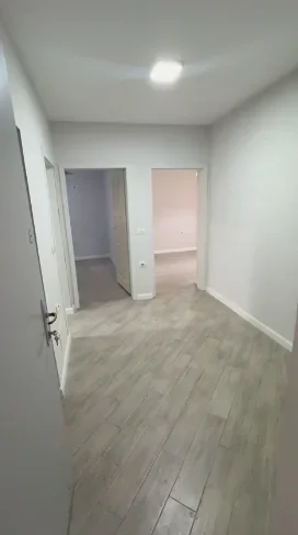 Tirane, jepet me qera apartament 1+1 Kati 1, 64 m² 500 € (21 dhjetori)