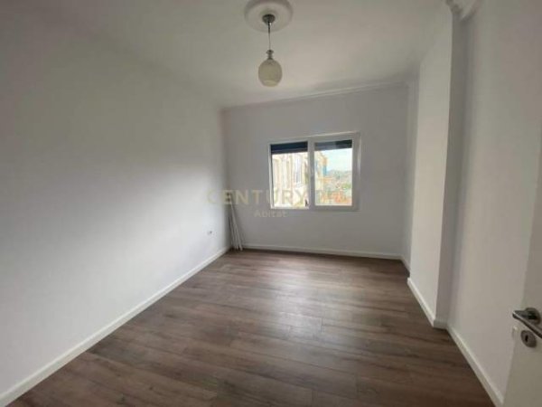 Tirane, shitet 2+1+BLK Kati 8, 117 m² 126.000 Euro