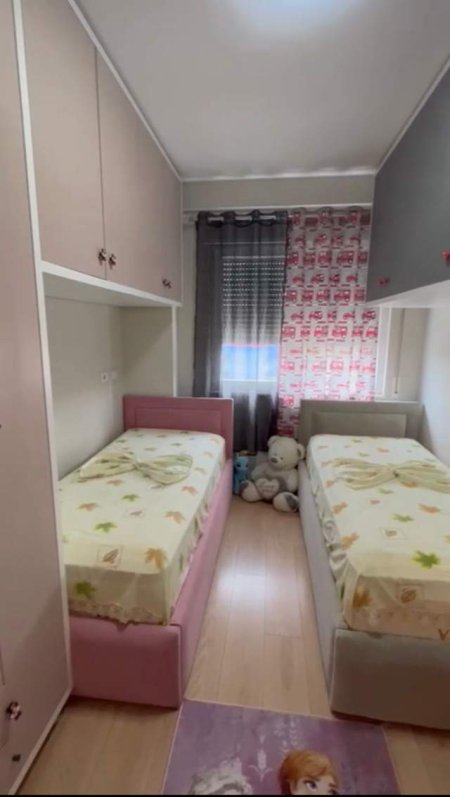 Tirane, jepet me qera apartament 2+1 Kati 5, 80 m² 500 Euro (Rruga Dritan Hoxha)