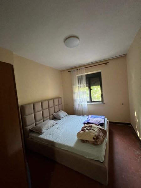 Tirane, jepet me qera apartament 1+1 Kati 2, 54 m² 350 Euro (rruga Hoxha Tahsim)