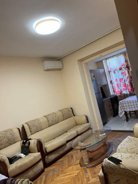 Tirane, jepet me qera apartament 1+1 Kati 2, 54 m² 350 Euro (rruga Hoxha Tahsim)
