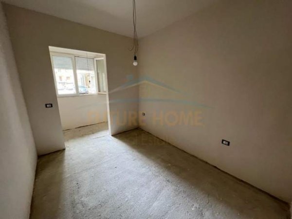Korce, shitet apartament 1+1+BLK Kati 1, 62 m² 37.000 Euro (Lagjia 18, Korçë 37,000 €)