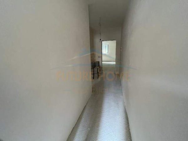 Korce, shitet apartament 1+1+BLK Kati 1, 62 m² 37.000 Euro (Lagjia 18, Korçë 37,000 €)