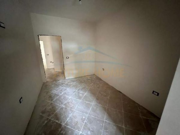 Korce, shitet apartament 1+1+BLK Kati 1, 62 m² 37.000 Euro (Lagjia 18, Korçë)