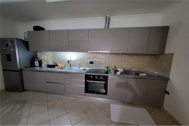 Tirane, shitet apartament 2+1+BLK Kati 2, 113 m² 190.000 Euro (Qemal Stafa)