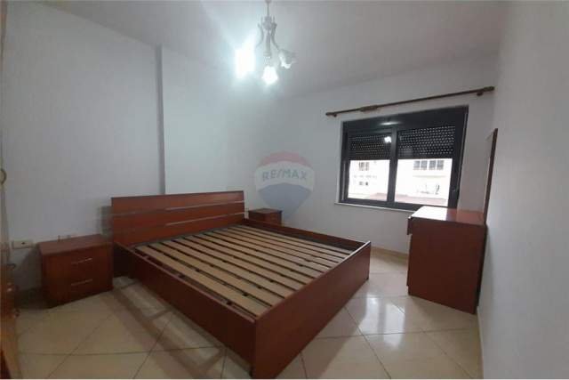 Tirane, shitet apartament 1+1+BLK Kati 9, 70 m² 125.000 Euro (Him Kolli)