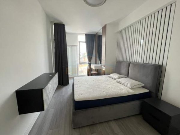 Tirane, jepet me qera apartament 1+1 600 Euro