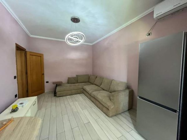Tirane, jepet me qera apartament Kati 4, 80 m² 500 Euro (21 dhjetori)