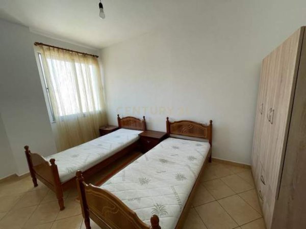 Tirane, jepet me qera apartament 2+1 Kati 4, 90 m² 350 Euro (Besim Alla)