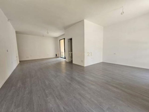 Tirane, shitet apartament 1+1+BLK Kati 1, 76 m² 190.000 Euro (Rruga E Kosovareve)